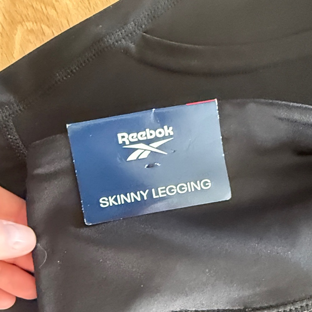 NWT Reebok Black Performance Pocket Leggings with Drawstring - Picture 5 of 8